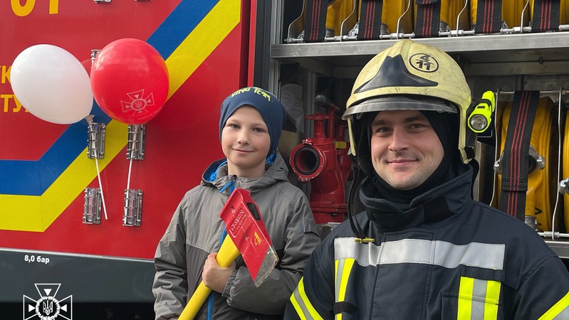 Ковельські рятувальники долучились до благодійного ярмарку «Разом до Перемоги!»
