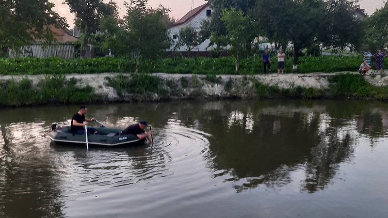 На Волині у ставку втопився чоловік. ФОТО 18+