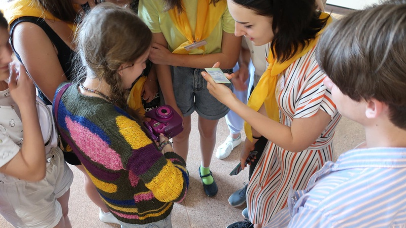 Юні художники з різних міст малювали Луцький замок. ФОТО