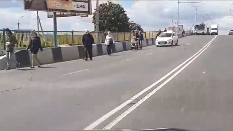 У Луцьку на мості обірвався дріт контактної мережі: тролейбуси зупинилися