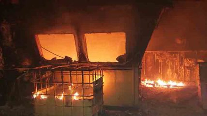 Окупанти обстріляли порт Херсона: загорілось турецьке судно