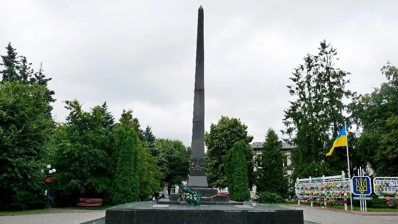 У Володимирі дозволили перенести радянський обеліск з центральної площі