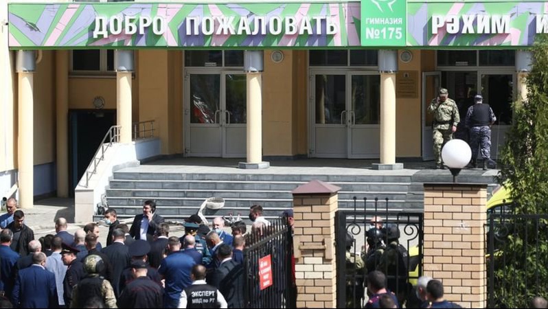 Кривава стрілянина в школі у РФ: що відомо про загиблих, нападників та поранених. ВІДЕО