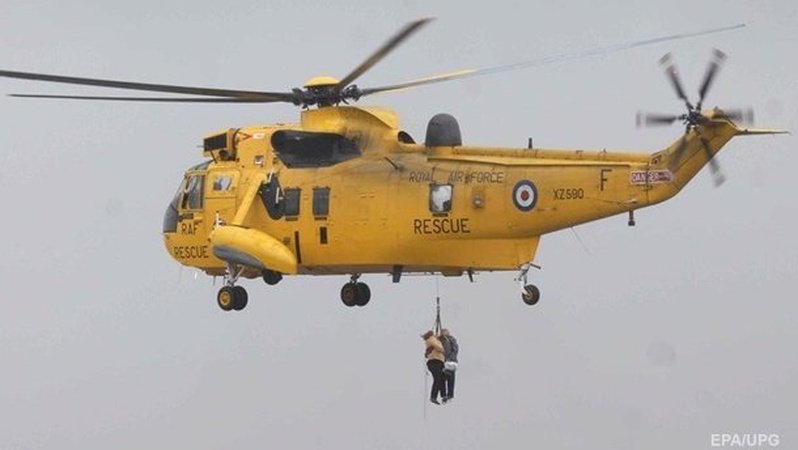 Британія передала Україні гелікоптер Sea King