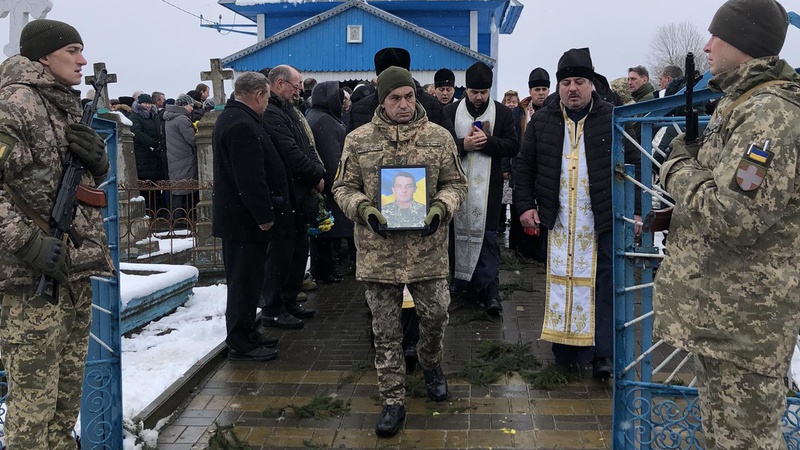 На Волині попрощалися із Героєм Володимиром Антонюком, який загинув майже 2 роки тому