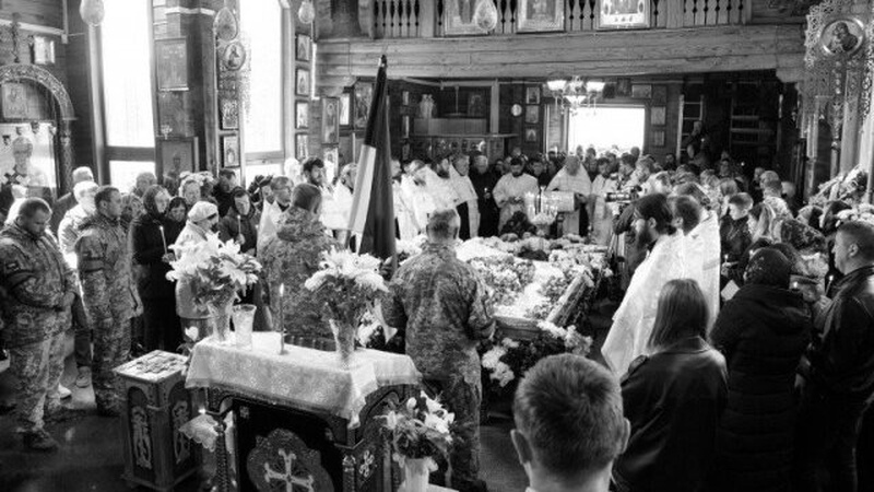 У Луцьку провели в останню земну дорогу загиблого Героя Андрія Черевка