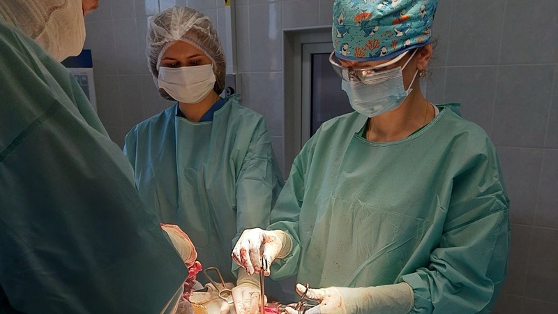 Волинські медики видалили пацієнтці майже 20 кілограмову ракову пухлину. ФОТО 18+