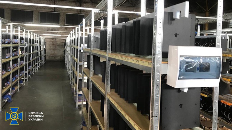 В Україні викрили найбільшу криптоферму