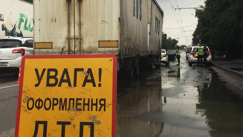 У Луцьку чоловік перебігав дорогу в невстановленому місці й загинув