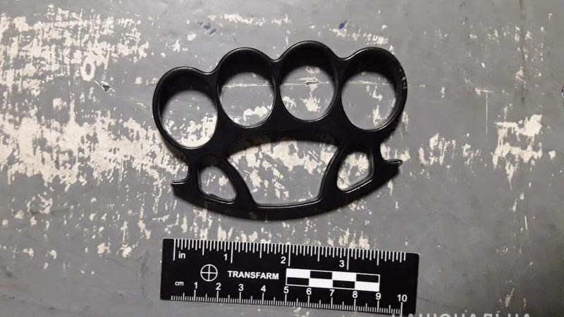 Через митницю волиняни намагалися перевезти холодну зброю та боєприпаси