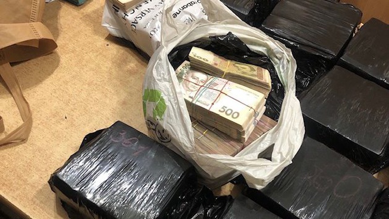 Волинянин намагався ввезти в Україну 8 млн грн готівкою, - Держмитслужба