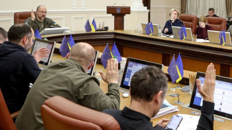 Кабмін виділив 9,3 млрд грн для оперативного відновлення 13 областей