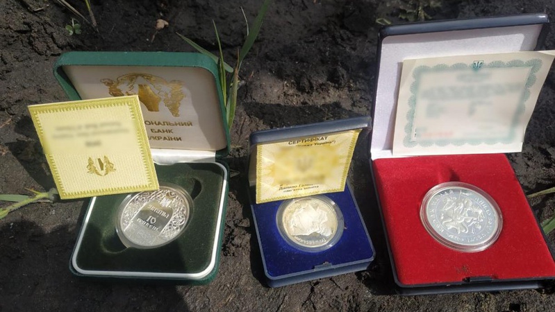 Із будинку волинянина винесли сейф із колекційними монетами