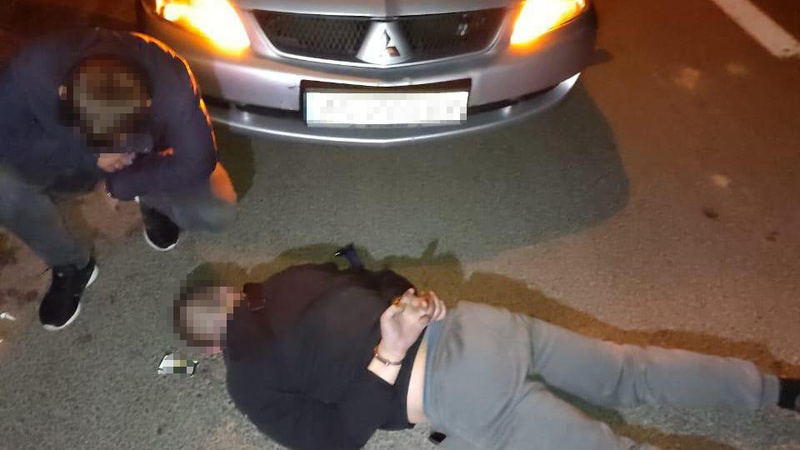 Під Луцьком обшукали автомобіль волинянина, який торгував психотропами