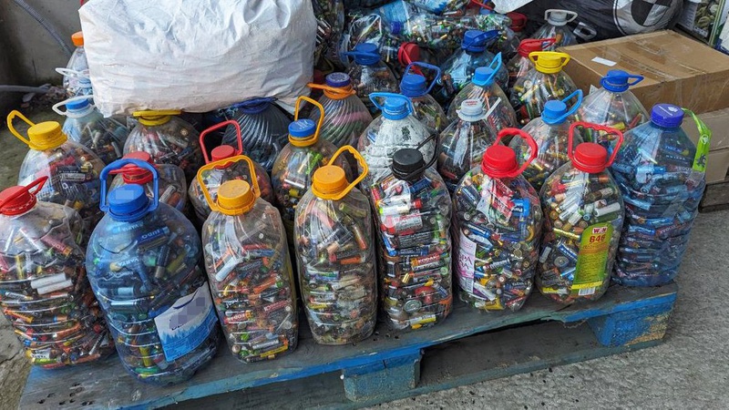 У Луцьку здали на утилізацію майже тонну старих батарейок