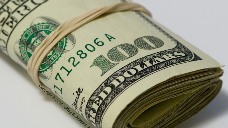 Курс валют 12 травня: графік «просідання» гривні від початку 2021 року