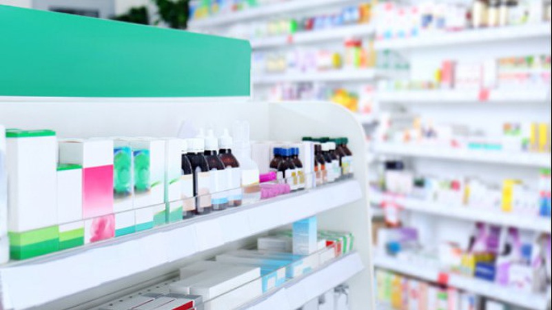 Біля Луцька поблизу аптеки вагітна школярка поцупила у жінки телефон