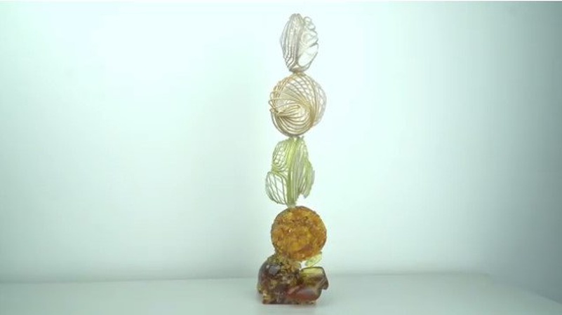 Майстер-рекордсмен з Волині презентував нову роботу з яєчної шкаралупи. ВІДЕО