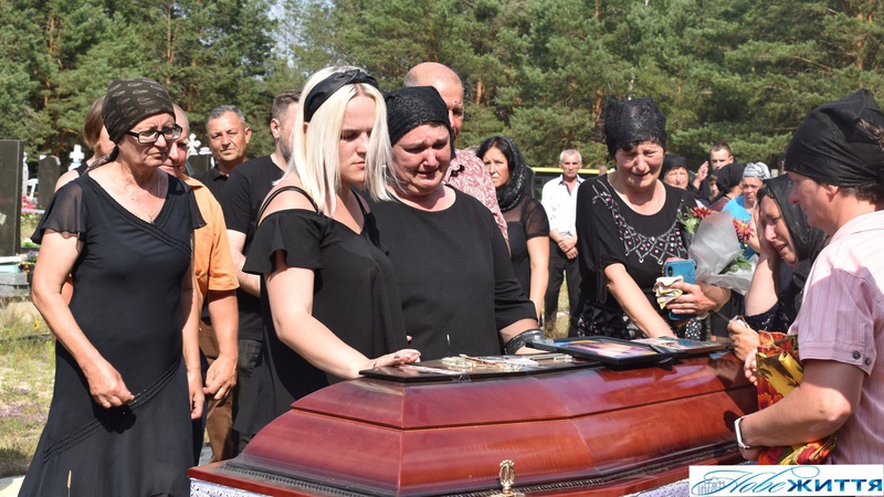 Волиняни попрощалися із загиблим Героєм Миколою Жилком