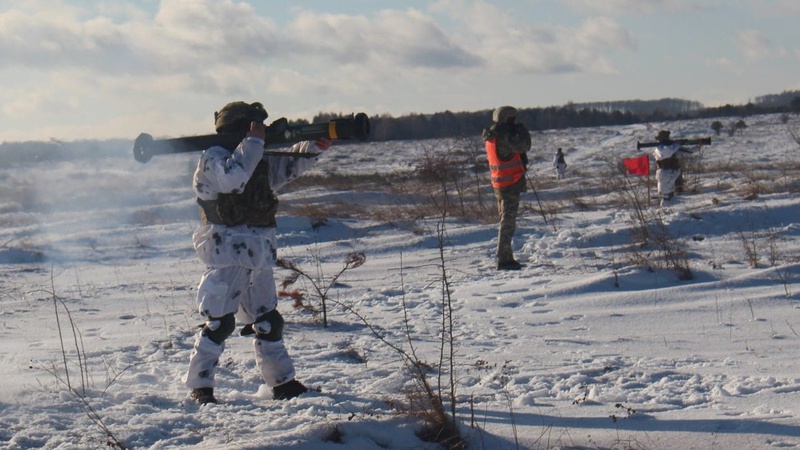 Волинські військовослужбовці вчилися стріляти з американських гранатометів. ФОТО
