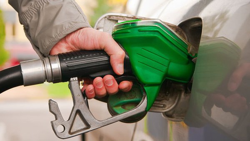Уряд встановив тимчасове держрегулювання цін на пальне, – ЗМІ