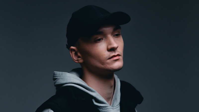 Автор хіта «За горизонтами» NAIMES підкорює серця слухачів новим синглом «Ламало»