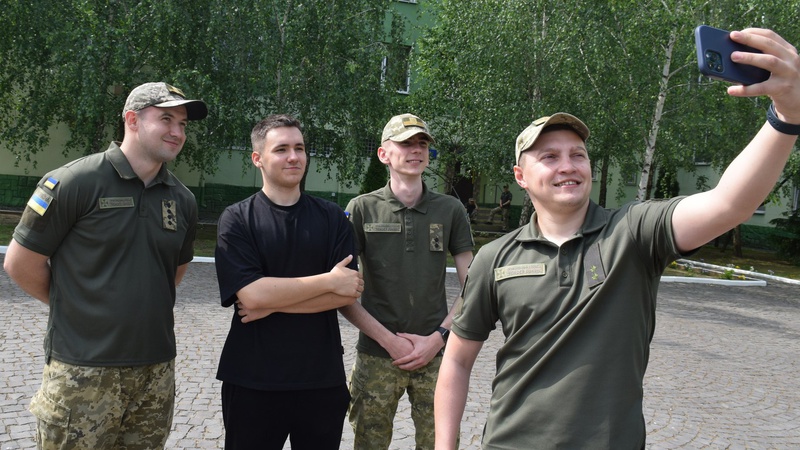 Співак з Волині влаштував концерт для прикордонників