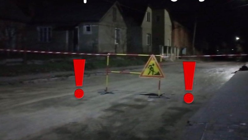 Через розваги нетверезих молодиків у Володимирі автівка ледь не в’їхала у 4-метрову яму