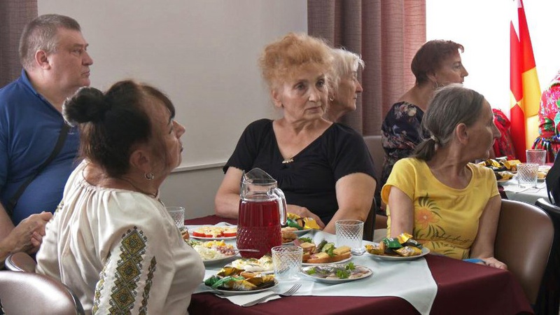 Підопічним Луцького терцентру роздавали продуктові набори