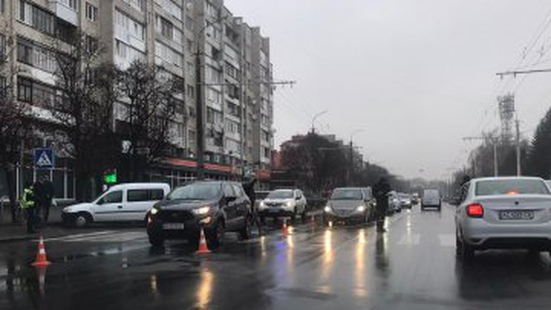 У Луцьку легковик збив вагітну жінку