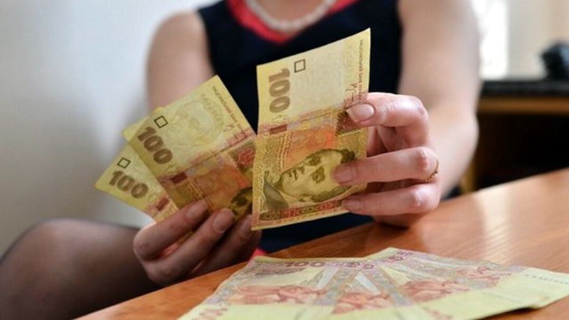 Генерального директора медичного центру на Волині оштрафували за те, що преміював дружину