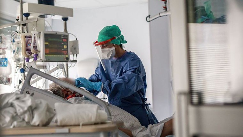 185 нових хворих та 6 смертей: де на Волині виявили коронавірус