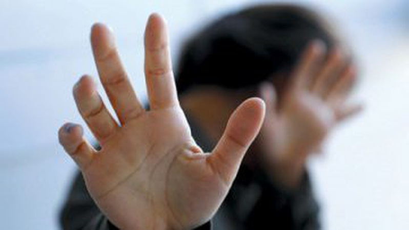 Волинянка побила дівчину і вкрала телефон