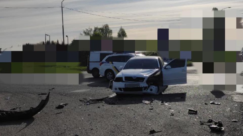 У місті на Волині на перехресті не розминулись два легковики