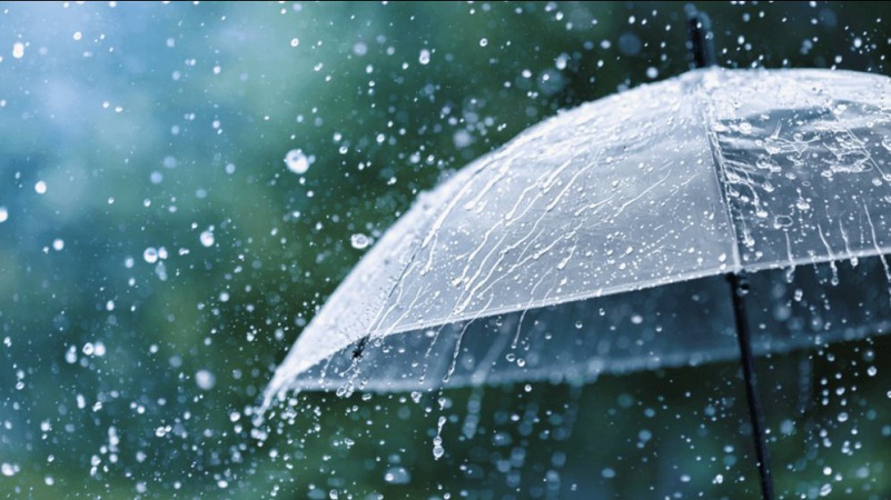 Луцьк накрив дощ із градом