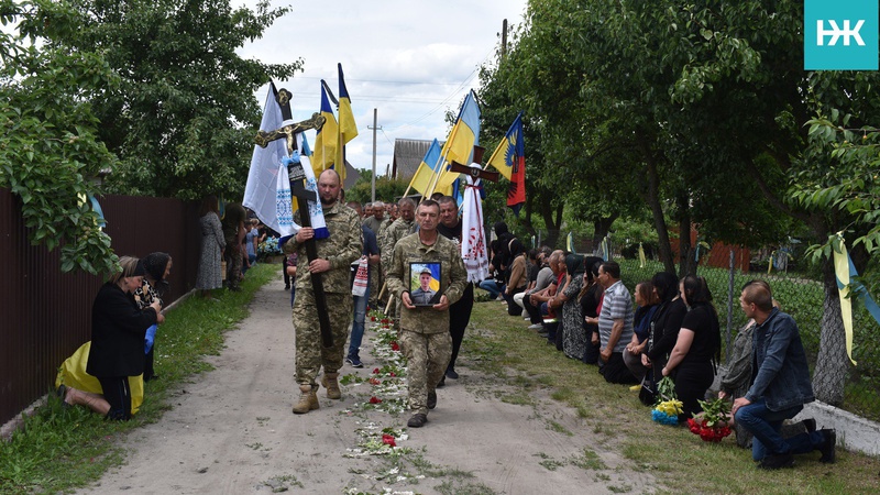 Назавжди 22: на Волині провели в останню дорогу Героя Артема Оласюка