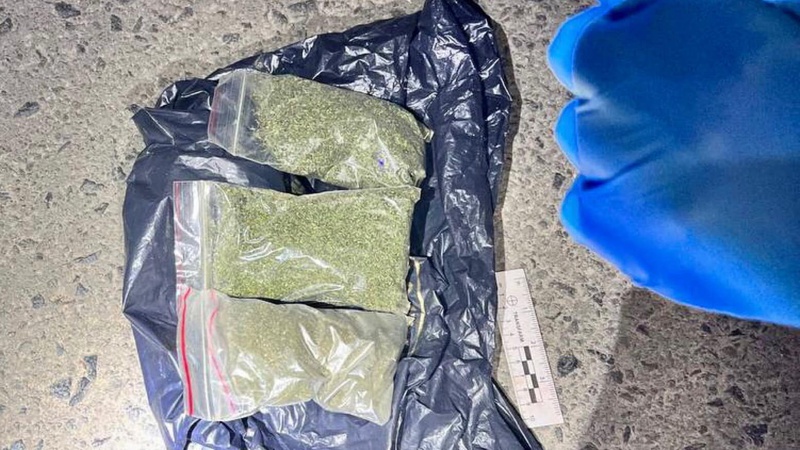 У Ковелі патрульні зупинили п’яного скутериста, який мав при собі наркотики