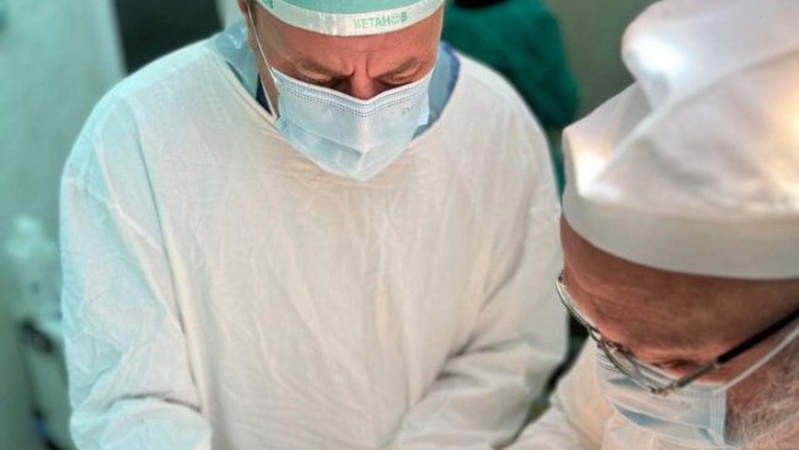 У Луцьку провели унікальну операцію з дефекту щоки. ФОТО 18+