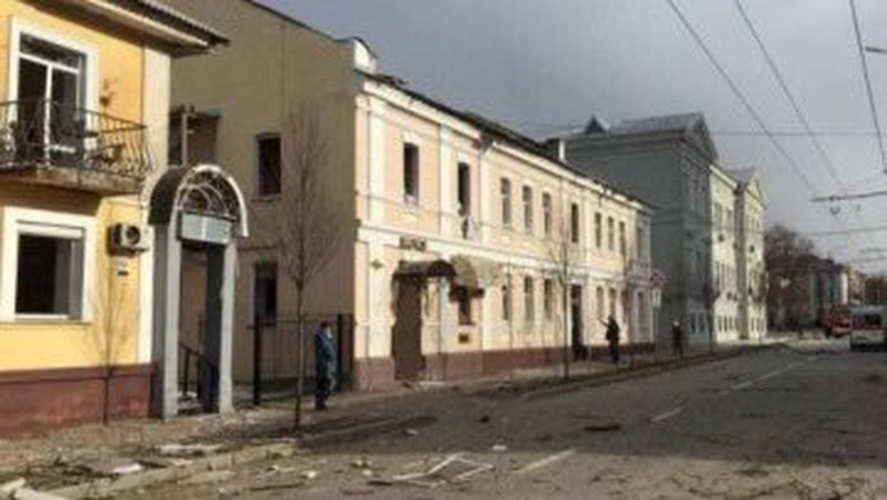 У Чернігові російські загарбники обстріляли лікарню