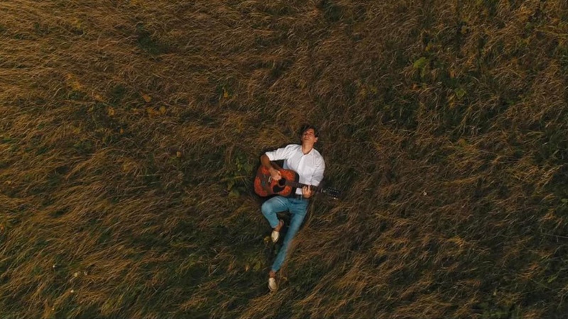 «Осінь неодмінно ще прийде»: музикант і поетеса з Волині презентували зворушливий кліп. ВІДЕО