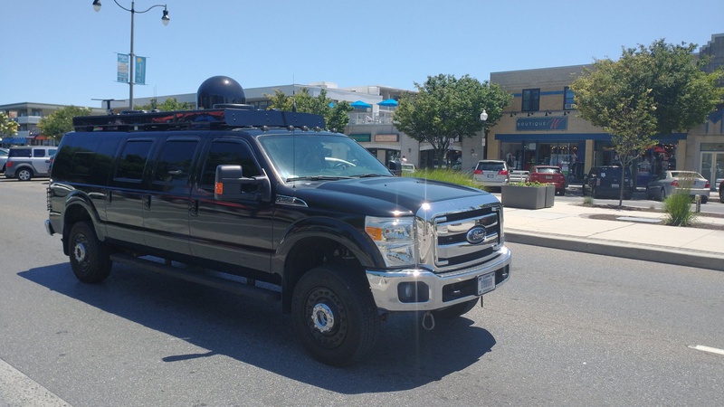 Байдена з дружиною екстрено евакуювали через проліт приватного літака