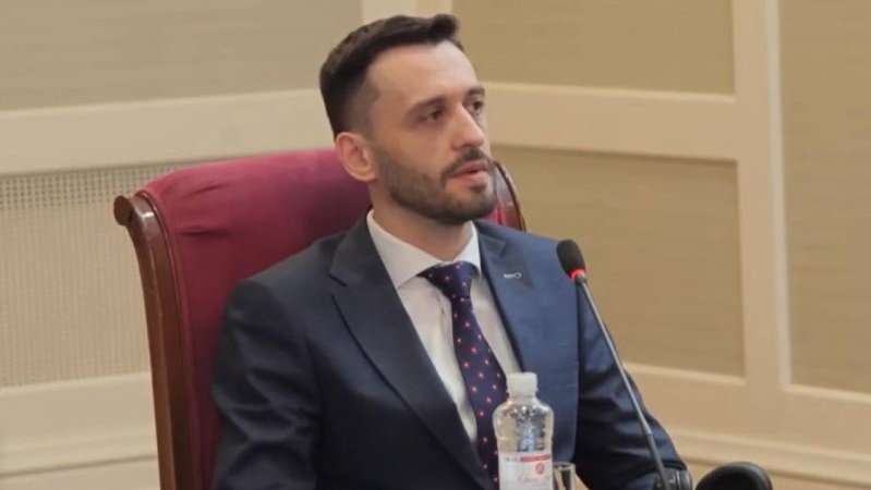 Кандидат на посаду судді Конституційного суду Любомир Андрейчук не зміг назвати рік прийняття Конституції України