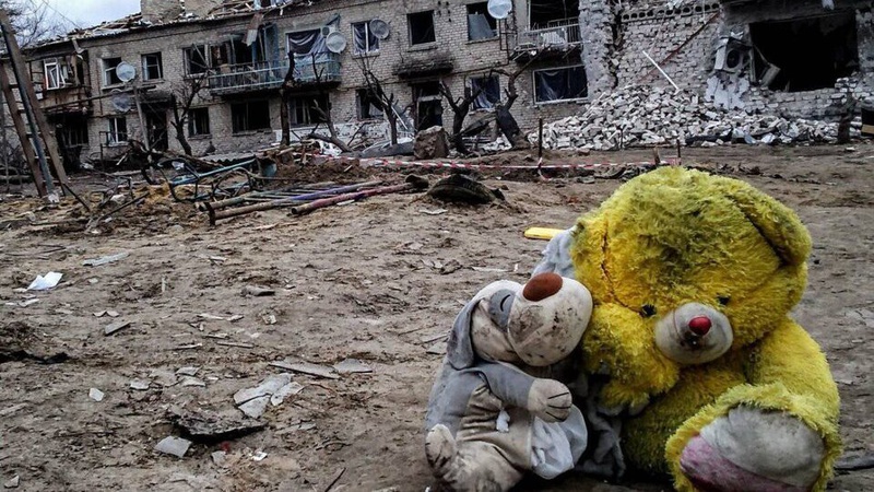 Окупанти вивезли з Херсона в невідомому напрямку 58 дітей-сиріт: Микола Кулеба звинуватив Денісову