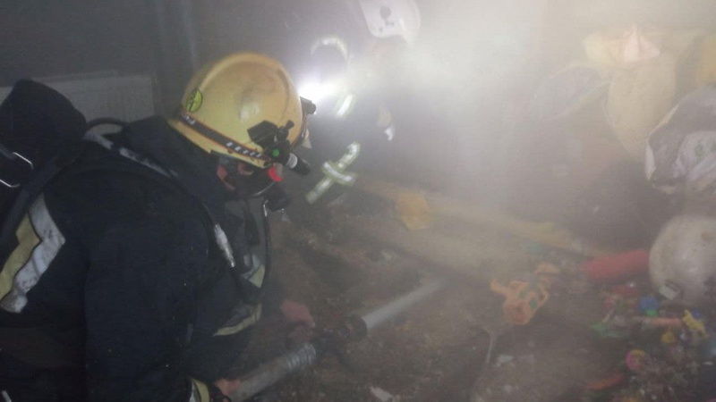 На Волині з палаючого будинку врятували трьох дітей і дорослого. ФОТО