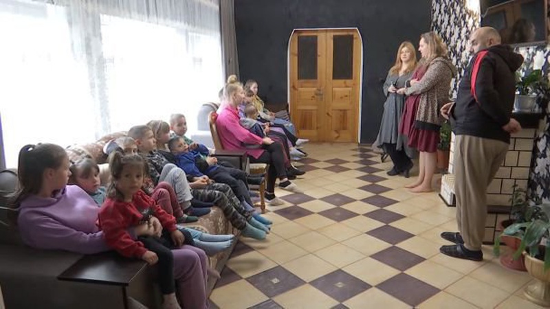 Сім’я з Волині, яка виховує 18 дітей, хоче всиновити ще двох