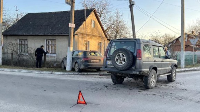 ДТП у Рожище: зіткнулись легковик Audi та позашляховик Land Rover