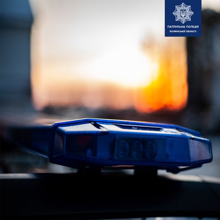 У Луцьку п’яний водій замкнувся в авто від поліції