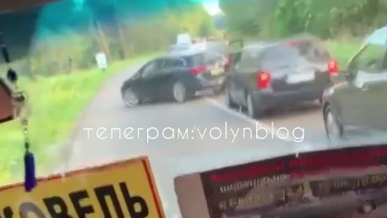 Водії не пропускали рейсовий автобус зі Світязя з жінками і дітьми