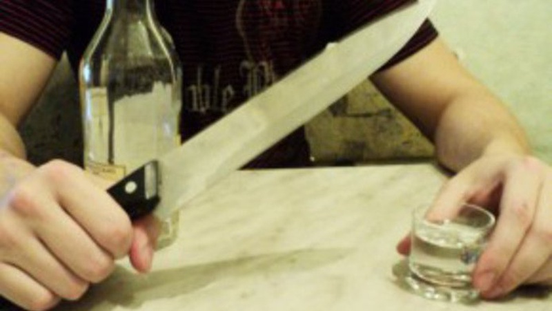 У Луцькому районі під оковитою 24-річний чоловік мало не зарізав свого односельця