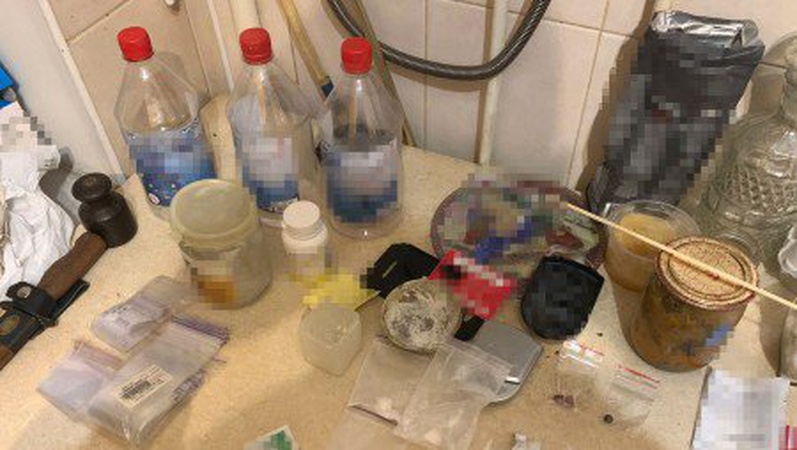 Двоє лучан організували у підвалі нарколабараторію